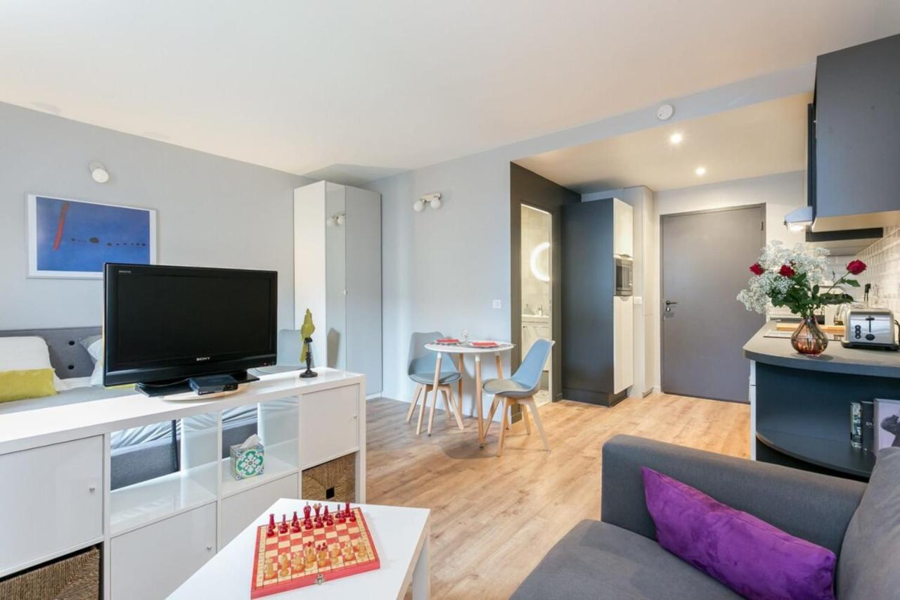 Nicely Decorated Modern Studio Near The Eiffel Tower - - Welkeys Appartement *